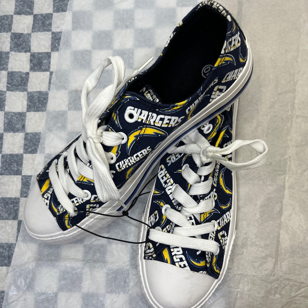 Los Angeles Chargers Womens Low Top Repeat Print Canvas Shoe